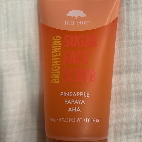 Tree Hut Brightening Sugar Scrub Pinapple Papaya AHA - Picture 3 of 3